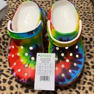 Crocs Classic Bae Tie-dye Graphic Platform Clog